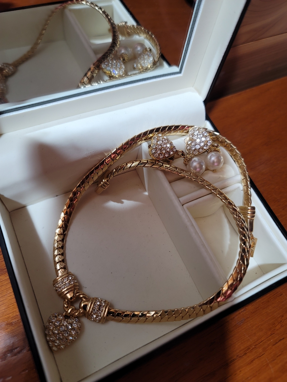 Vintage Gold Heart Pendant Necklace with Pearl Accent